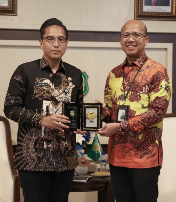 Muhamad Yusron bersana Wali Kota Medan Rico Waas Muhamad Yusron bersama Wali Kota Medan Rico Waas